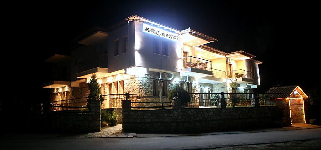 Voreas Hotel Káto Loutrákion Kültér fotó
